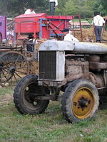 Tracteur, Fordson (Fete de la Moisson St Simeon de Bressieux 2006) (1)